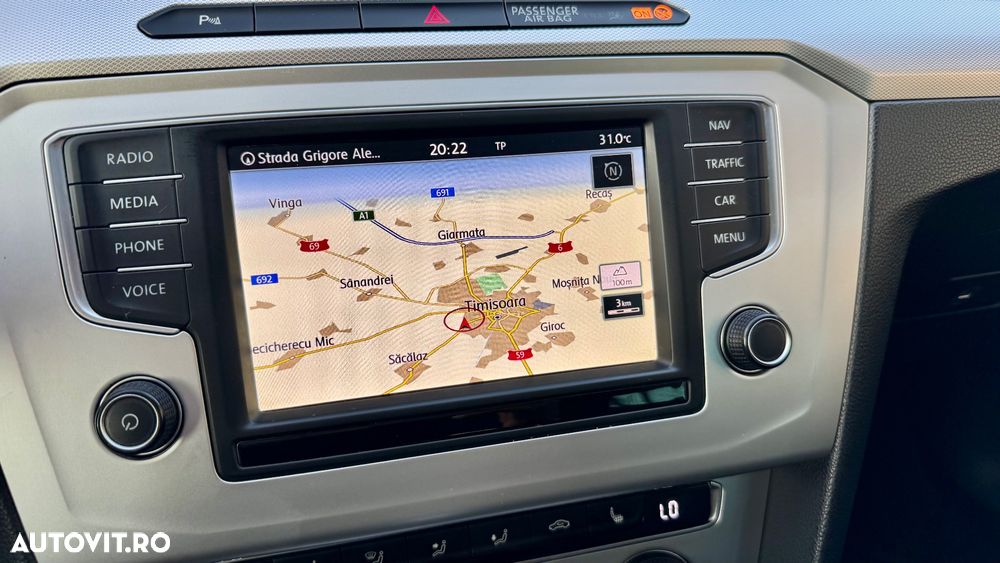 Volkswagen Passat 2.0 TDI DSG Comfortline - 11