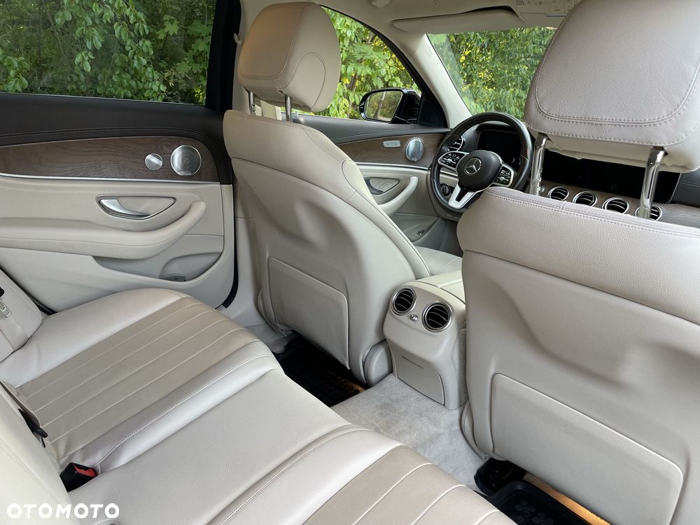 Mercedes-Benz Klasa E 220 d 4-Matic 9G-TRONIC - 8