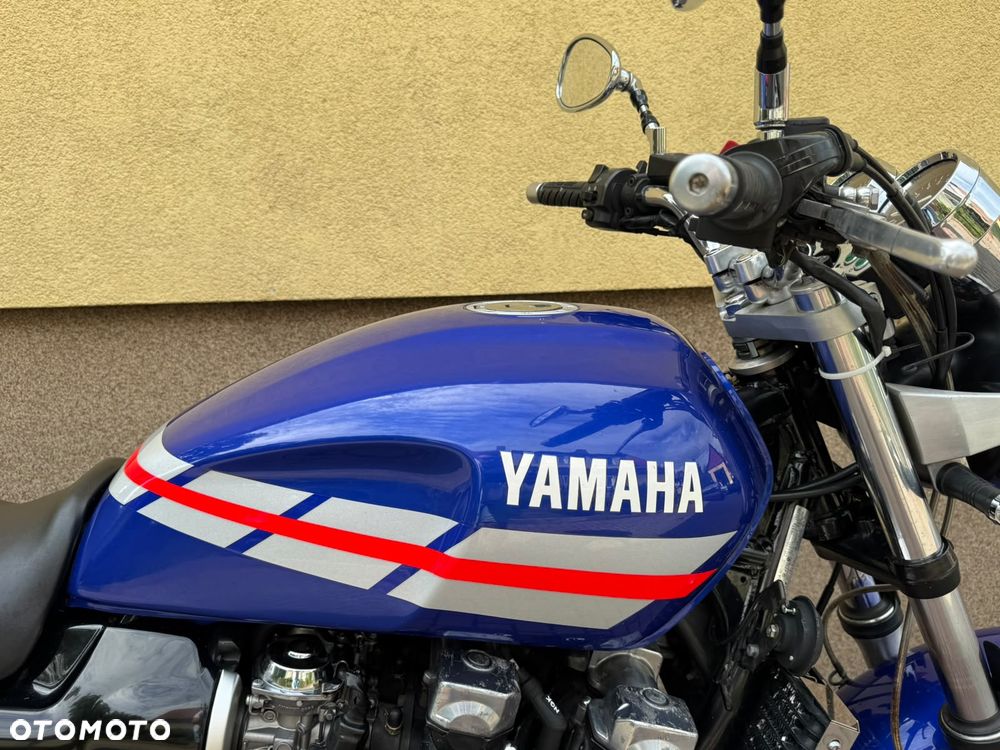 Yamaha XJR - 36