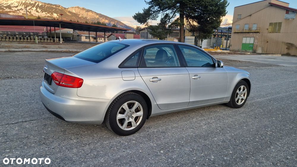 Audi A4 Limousine 2.0 TFSI quattro S tronic Ambiente - 12