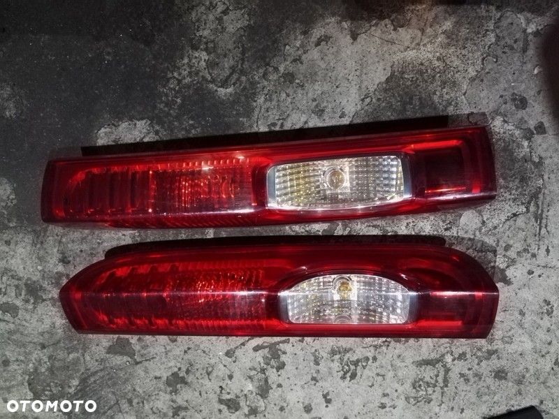 obudowa lampy tył trafic vivaro primastar 07+ - 12