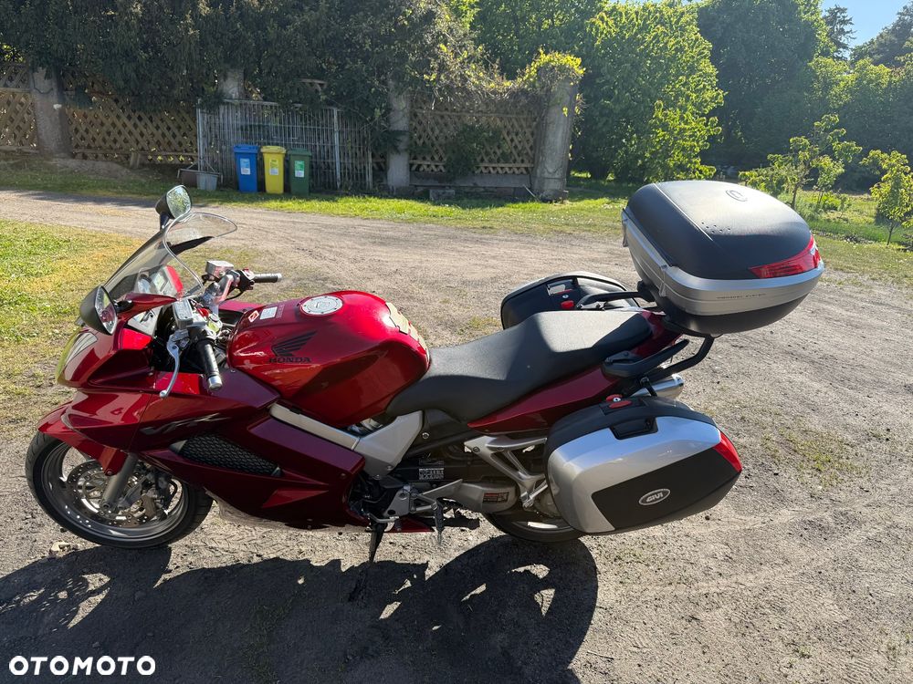 Honda VFR - 3