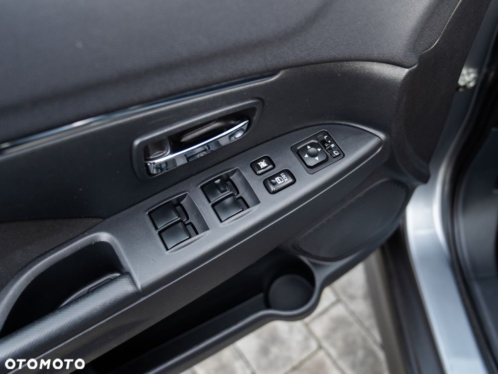 Mitsubishi ASX 1.8 DI-D 2WD Inform - 38