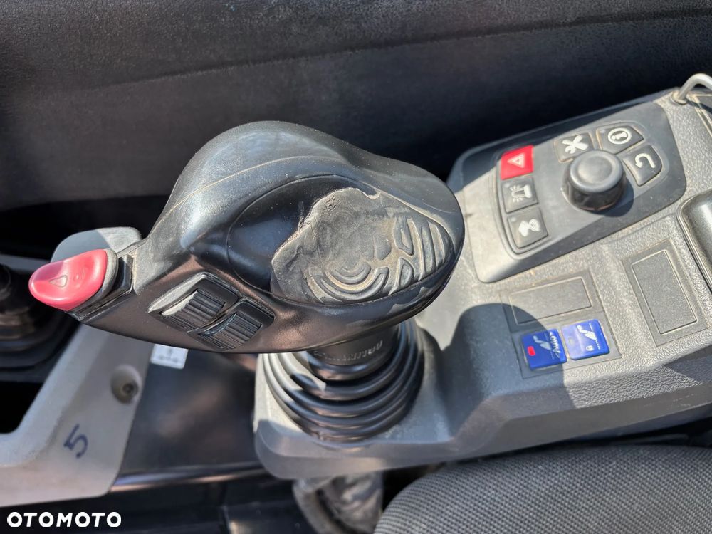 Manitou MLT 733 115 D ST4 S3 TRACT LSU - 7