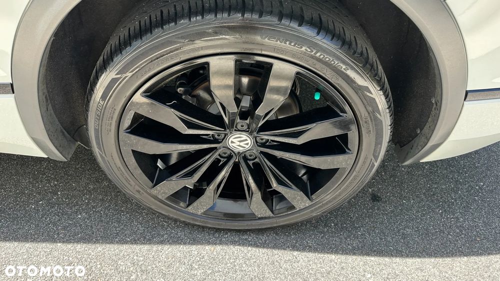 Volkswagen Tiguan - 32