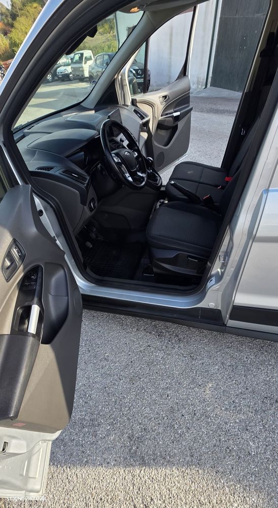 Ford Transit Connect - 13