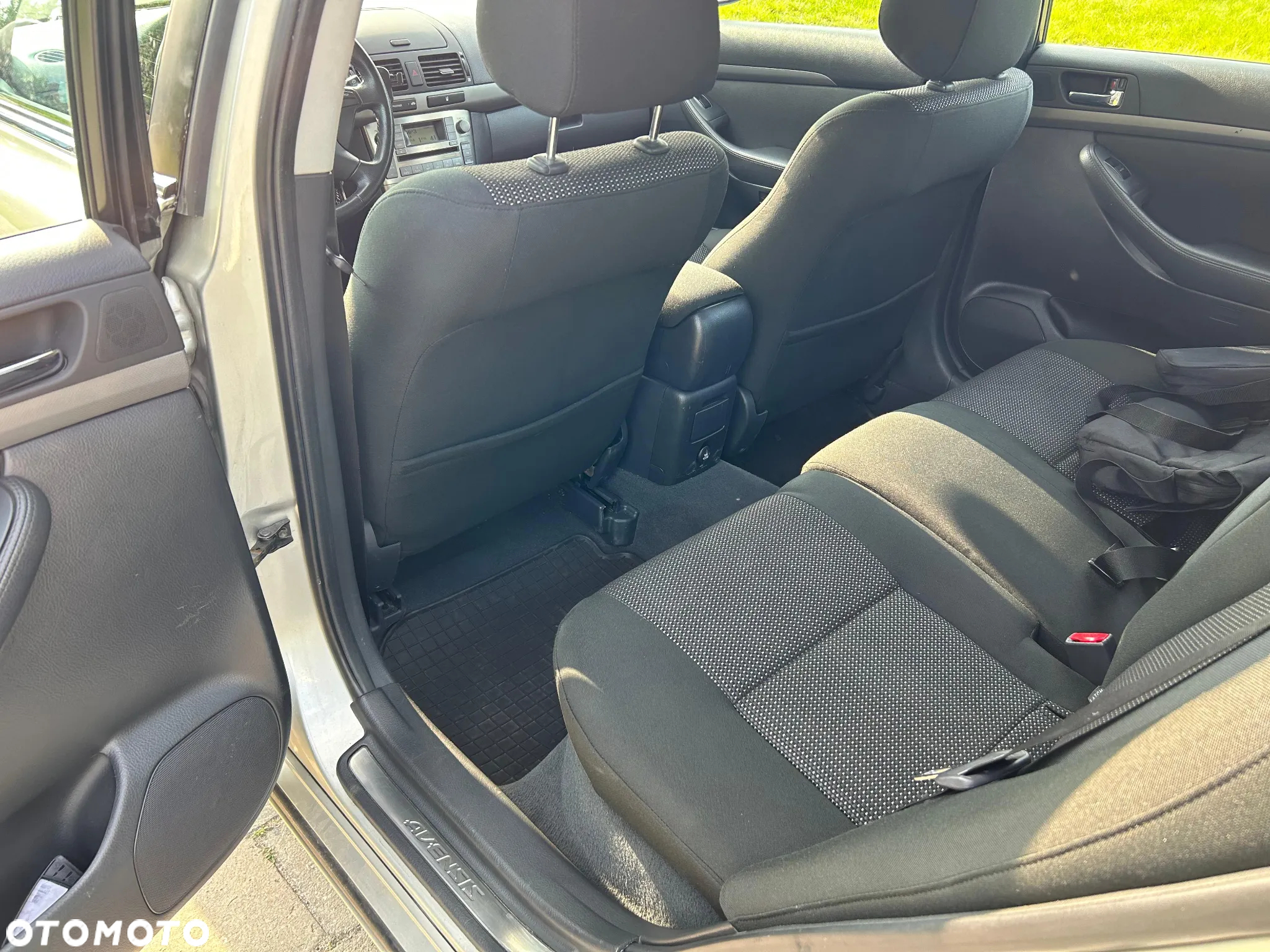 Toyota Avensis 1.8 VVT-i Sol - 14