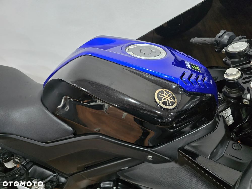Yamaha YZF - 17