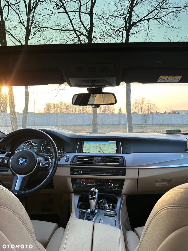 BMW Seria 5 520d xDrive - 14