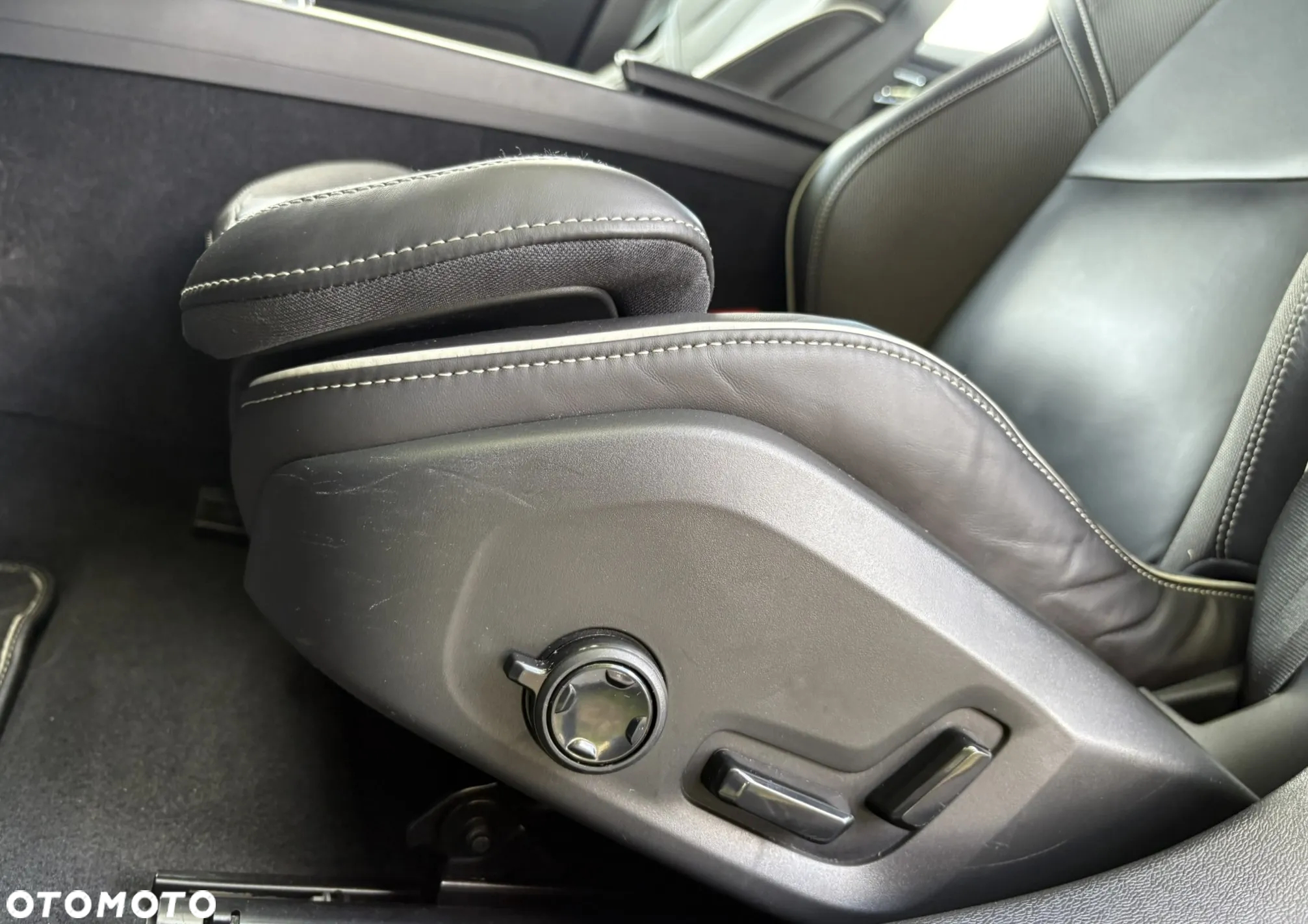 Volvo S60 B4 B R-Design - 11