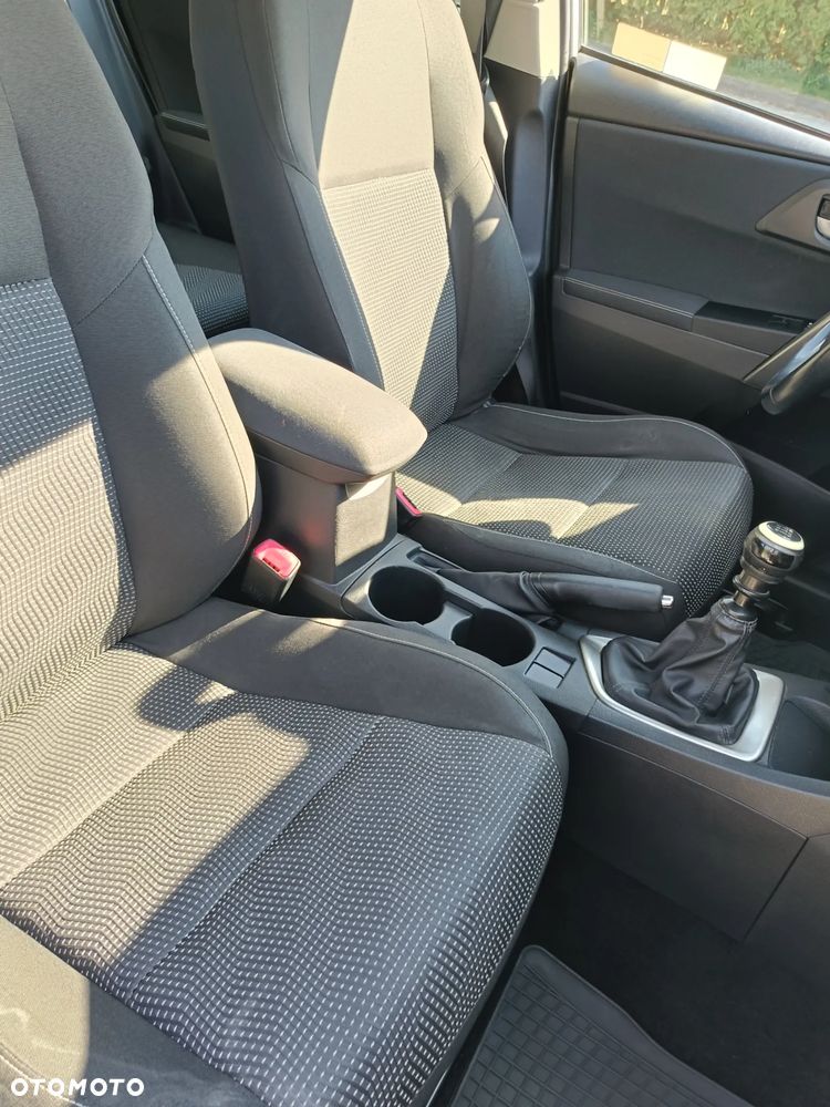 Toyota Auris 1.6 Prestige - 24
