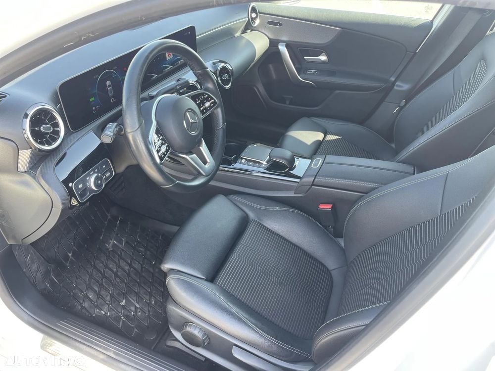 Mercedes-Benz A - 9
