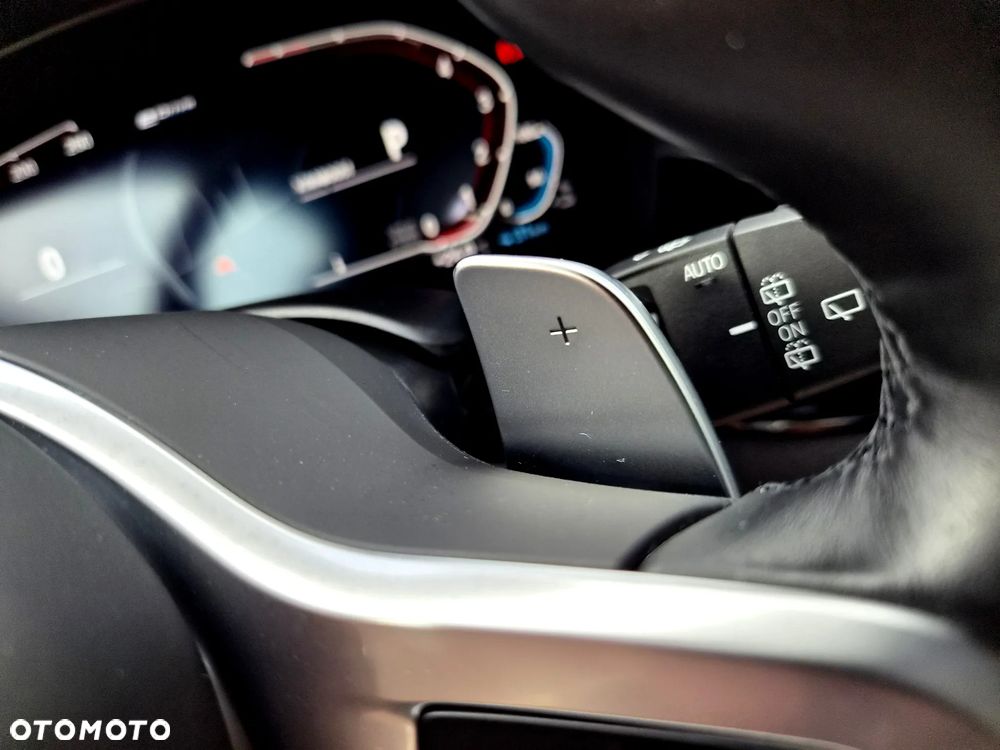 BMW Seria 5 530e xDrive M Sport sport - 24