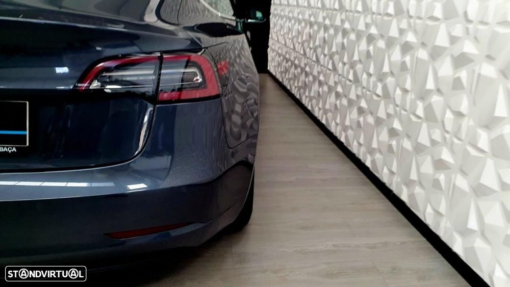 Tesla Model 3 Long-Range Dual Motor AWD - 18