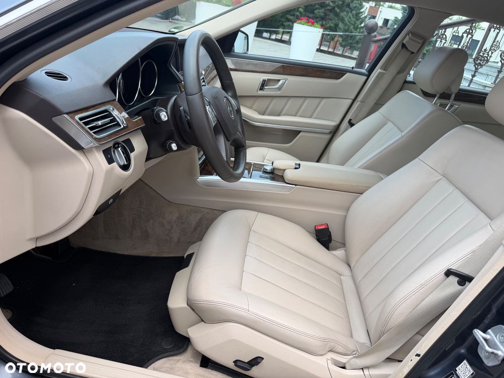 Mercedes-Benz Klasa E 300 BlueTEC HYBRID - 30