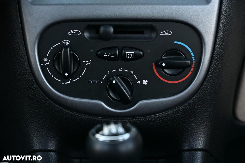 Peugeot 206 1.4E Sedan - 20