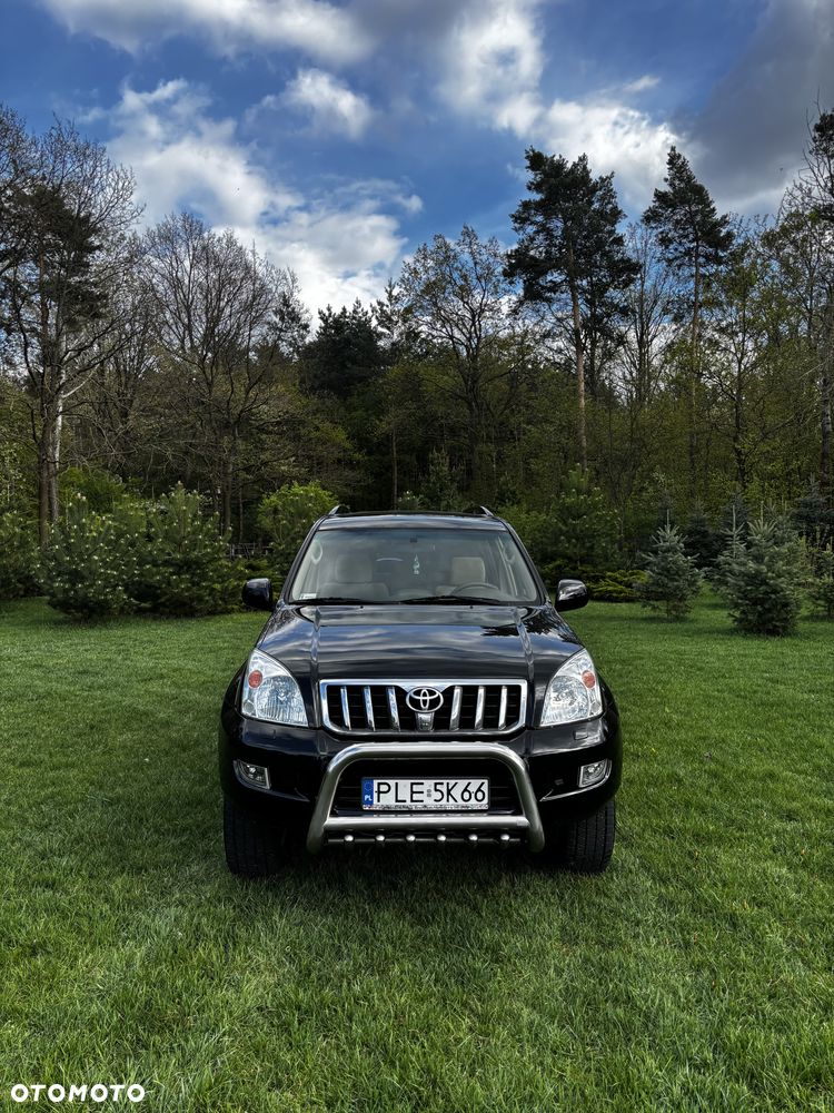 Toyota Land Cruiser - 1