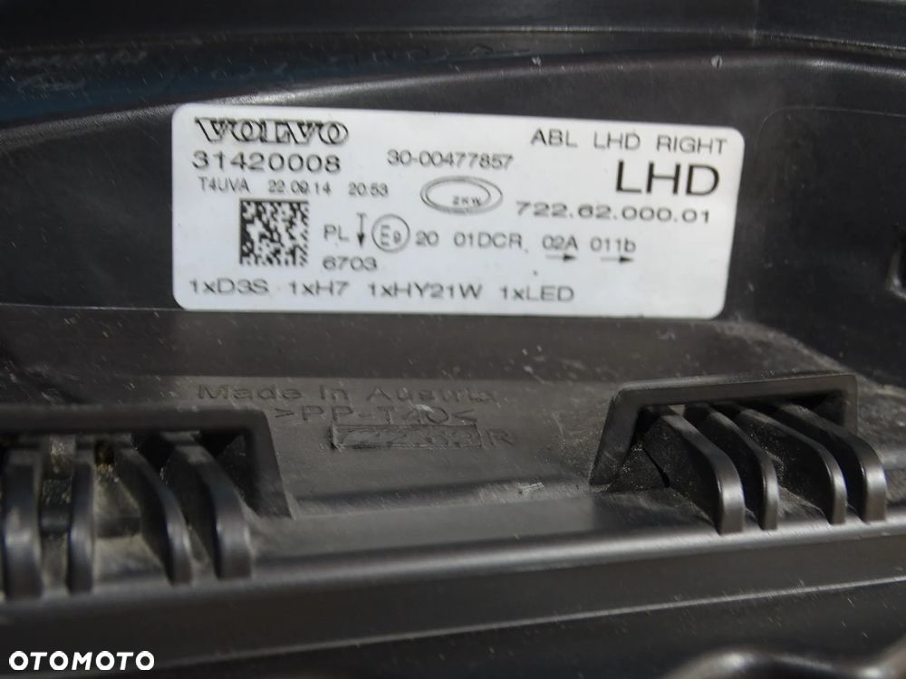 LAMPA XENON PRAWA VOLVO V40 EUROPA 2012- - 8