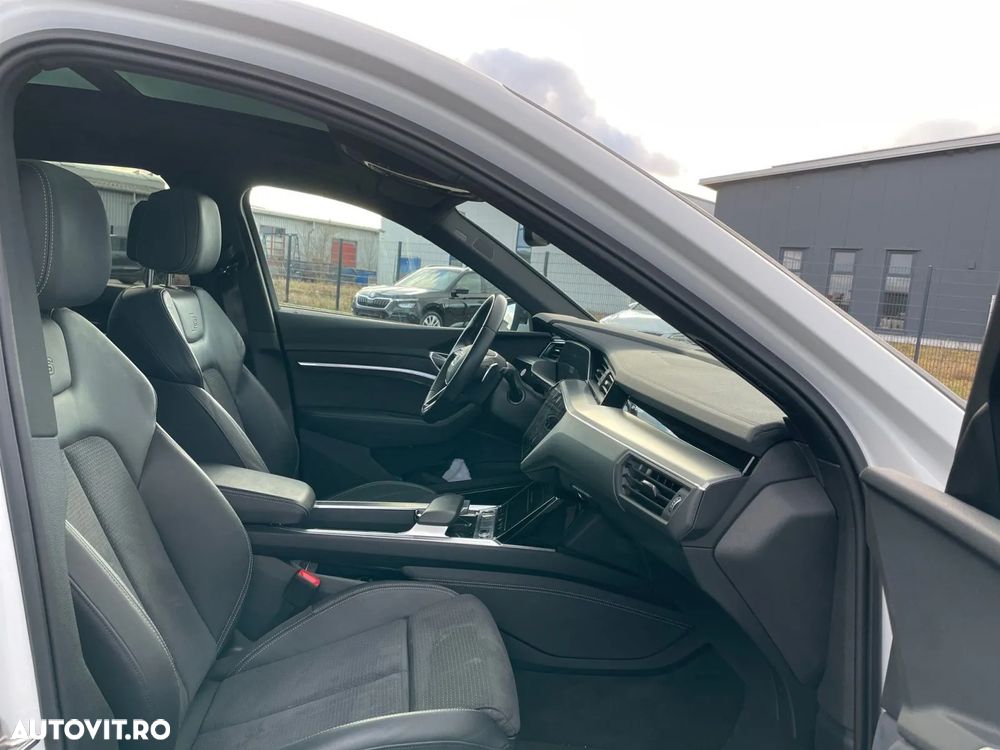 Audi e-tron 55 quattro S line - 12