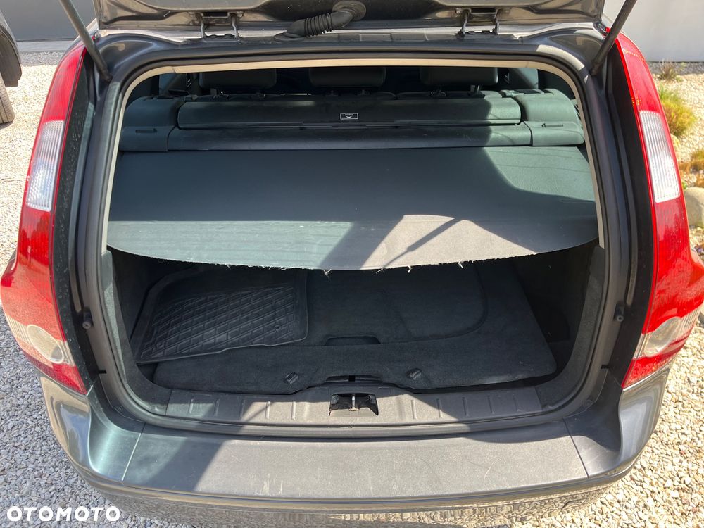 Volvo V50 1.8 - 9