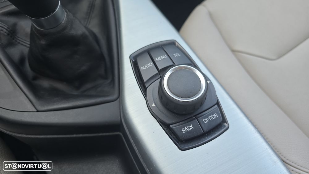 BMW 116 d Line Urban - 25