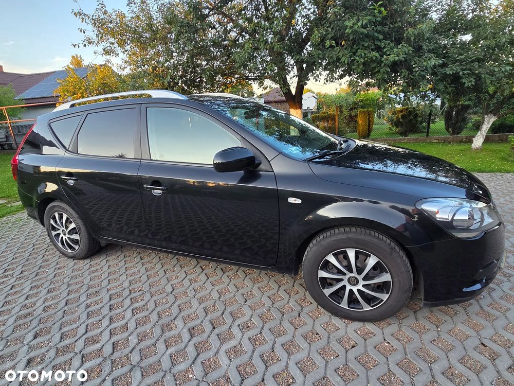 Kia Ceed - 1