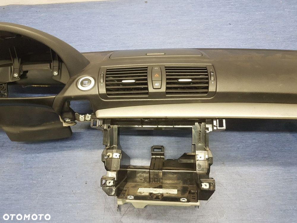 BMW 1 E81 LIFT DESKA ROZDZIELCZA - 3