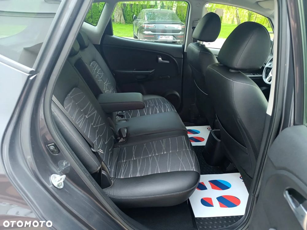 Kia Venga 1.4 CVVT Dream Team Edition - 36