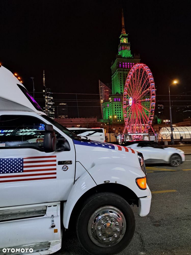 Chevrolet Express - 36