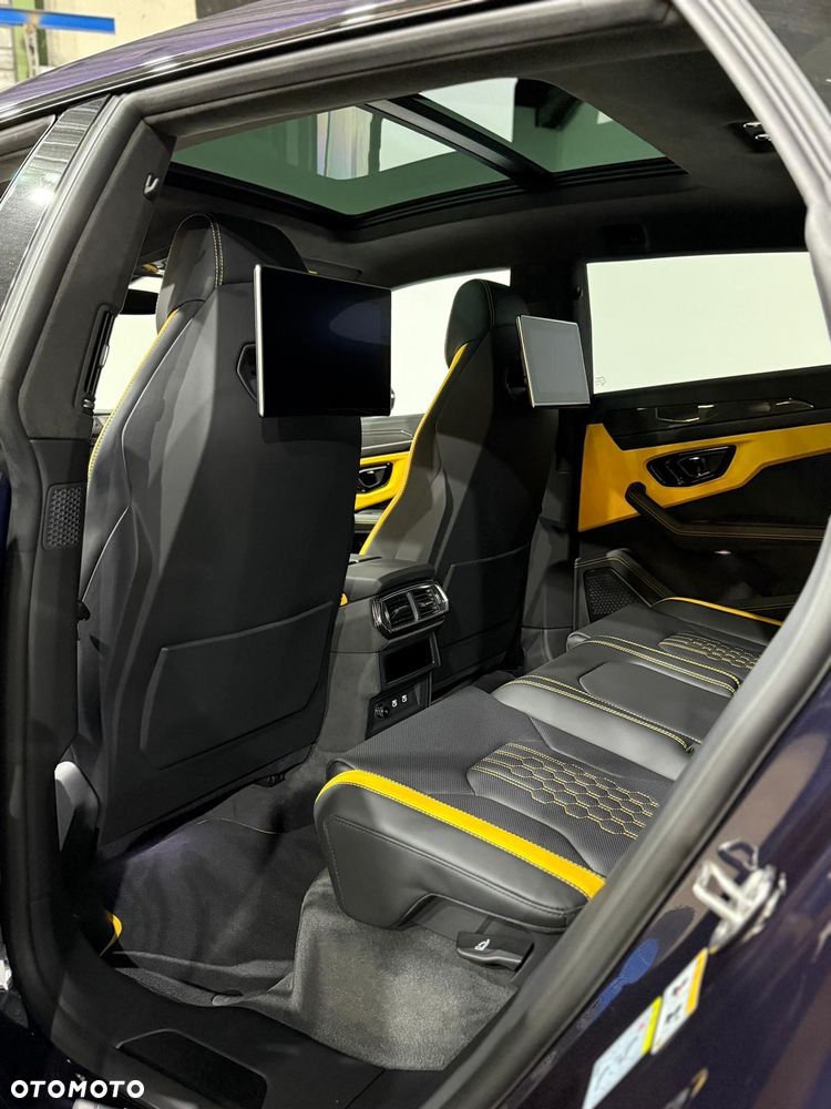 Lamborghini Urus - 36