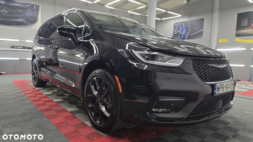 Chrysler Pacifica - 2
