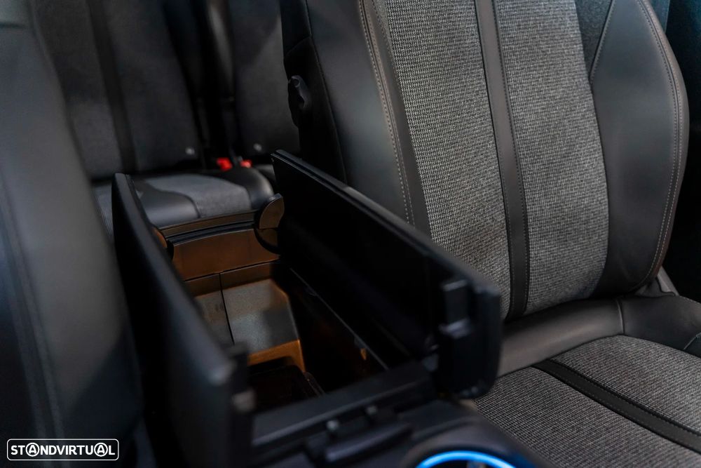 Peugeot 5008 1.5 BlueHDi Allure Pack EAT8 - 36