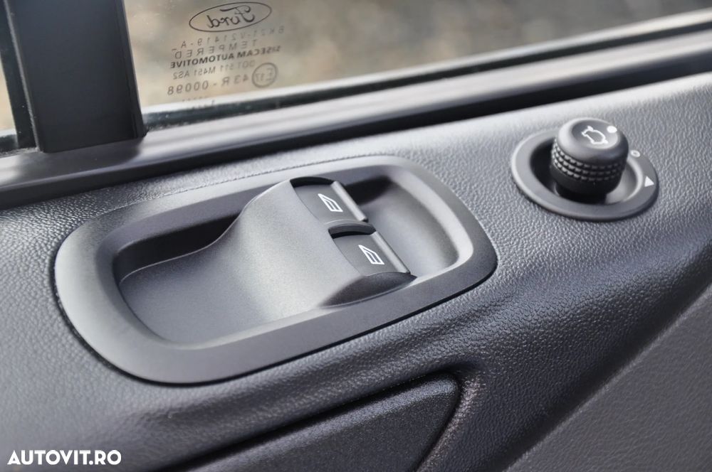 Ford Transit Custom Kombi 8 Locuri Automat - 24