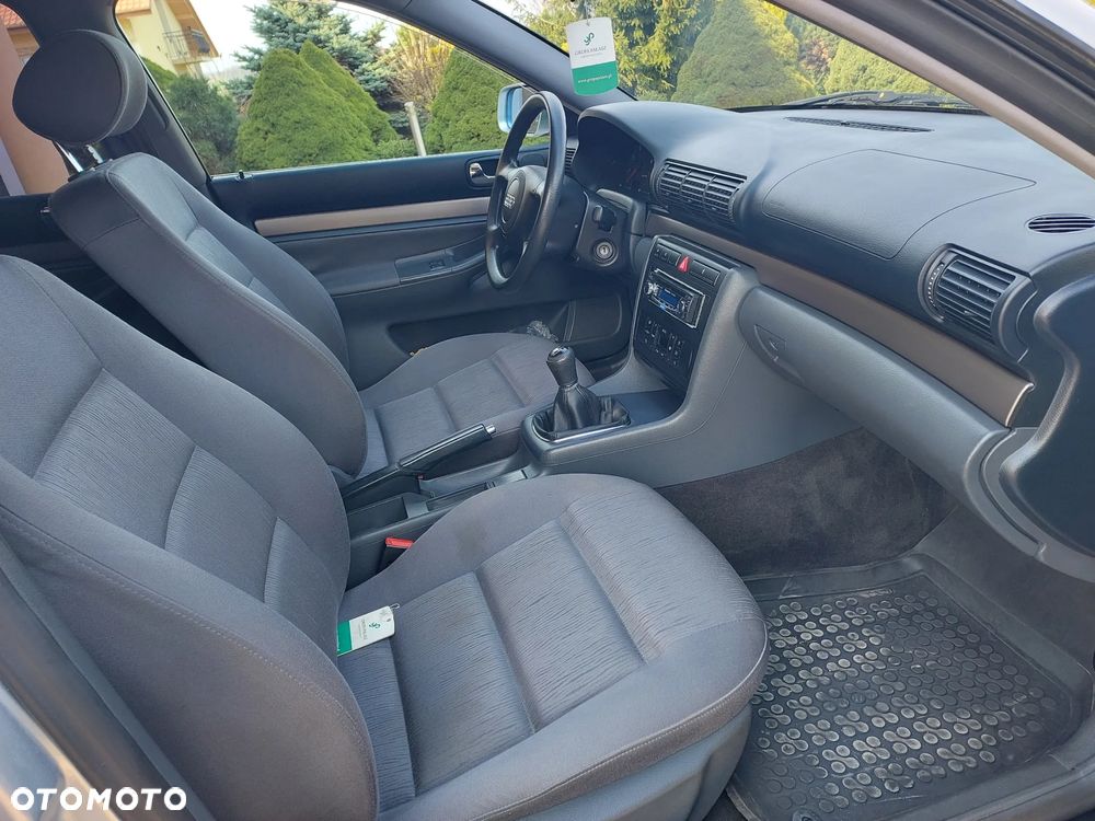 Audi A4 Limousine - 35