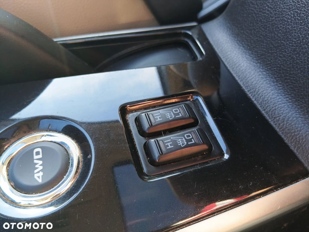 Mitsubishi Outlander 2.0 Intense + Navi 4WD CVT - 21