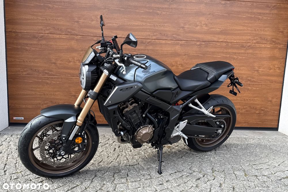 Honda CB - 16