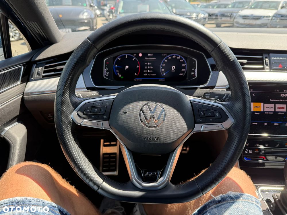 Volkswagen Passat 2.0 TDI SCR DSG 4Motion Business - 14