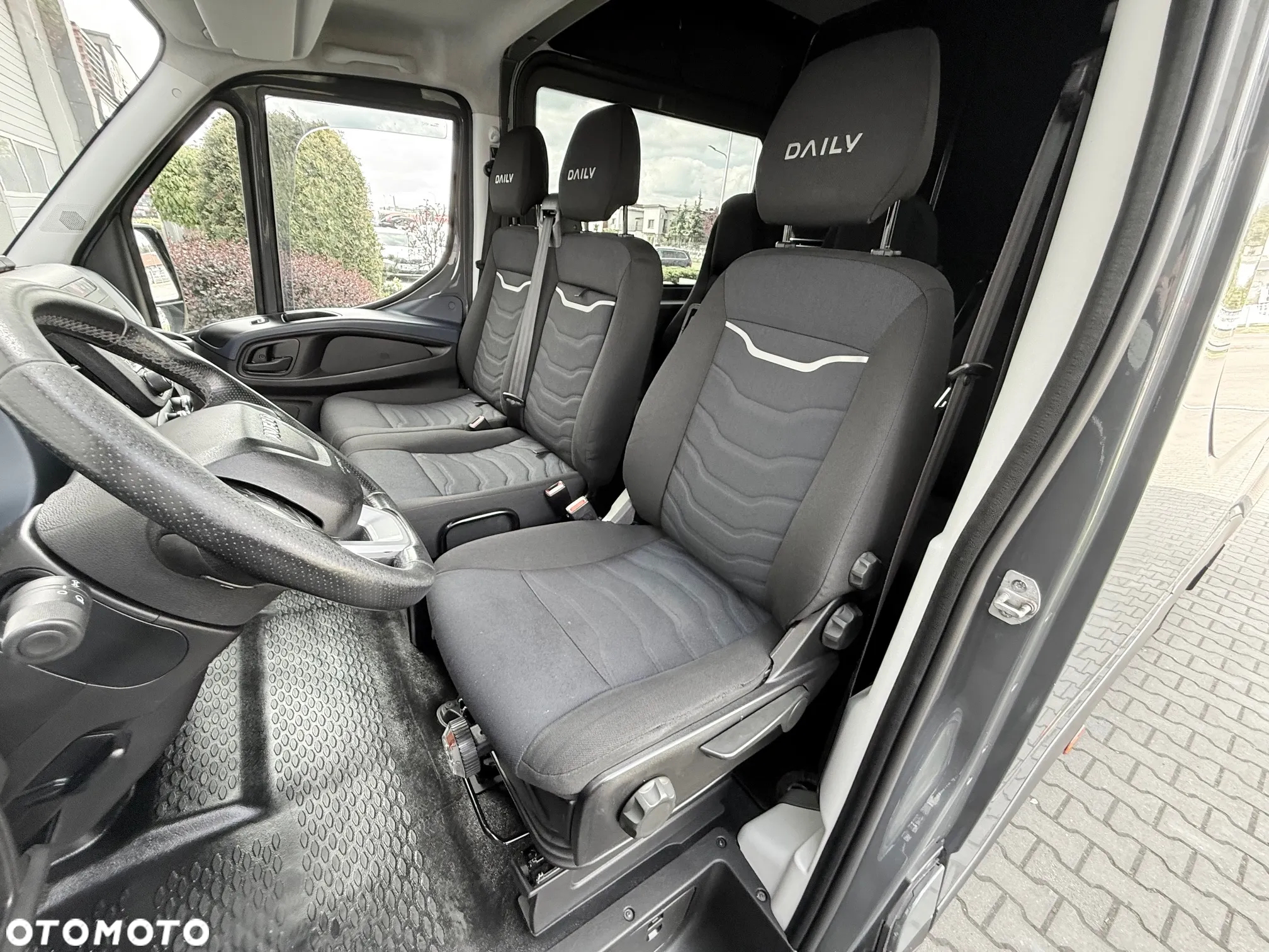 Iveco Daily 35S18 Hi-Matic L4H2 Maxi Furgon Doka Brygadówka 6-miejsc Salon PL, Jeden Właściciel - 10