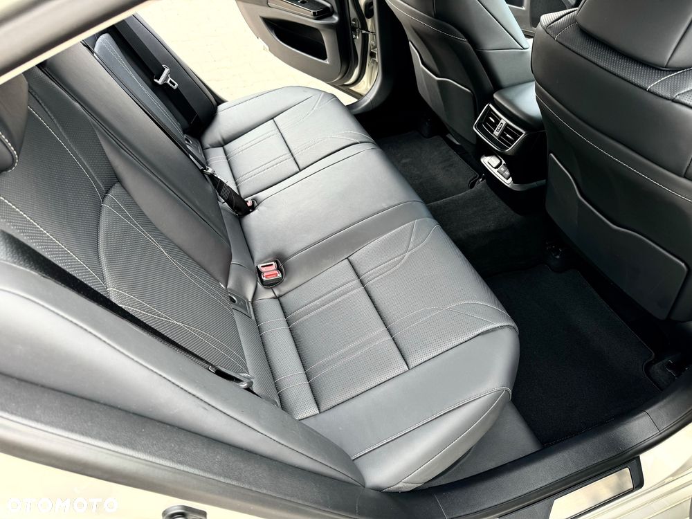 Lexus ES 300h Prestige - 29