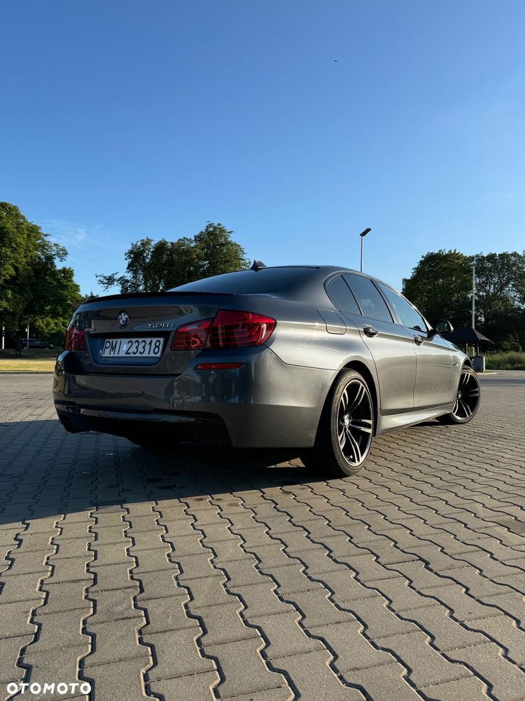 BMW Seria 5 528i xDrive - 7