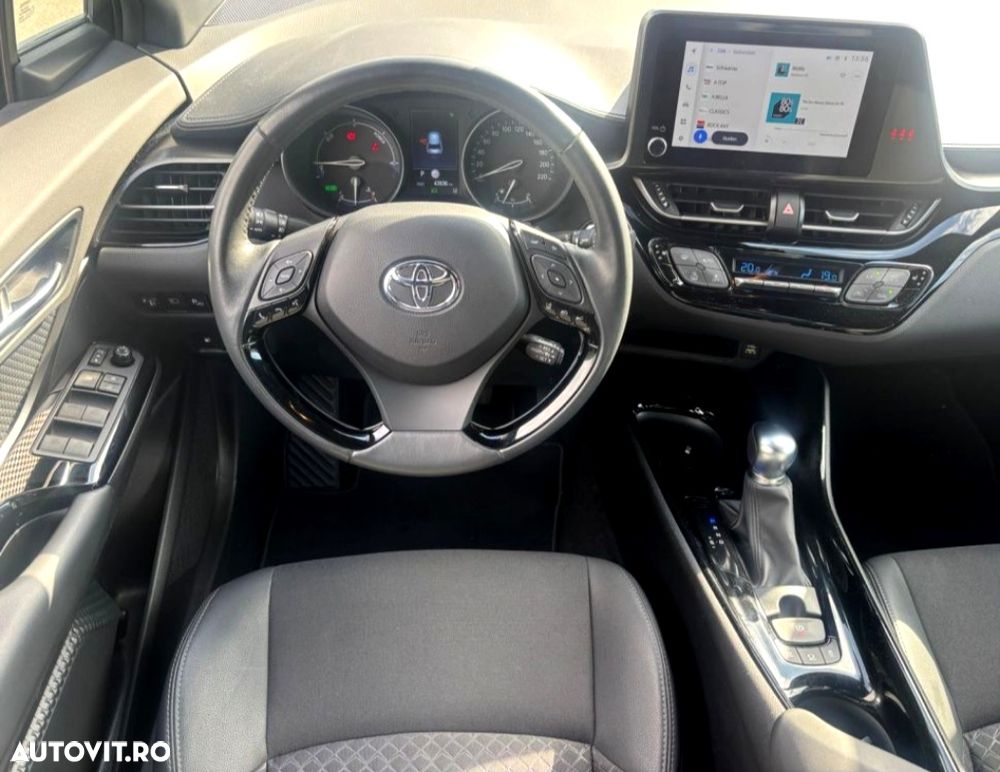 TOYOTA C-HR 2023 — imagine 7