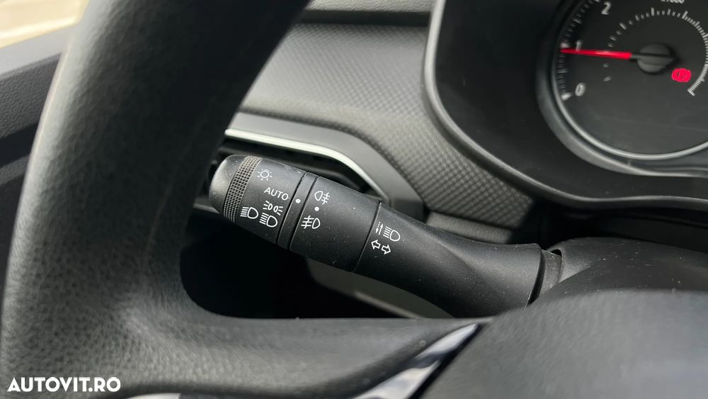 Dacia Logan TCe 90 MT6 Comfort - 16