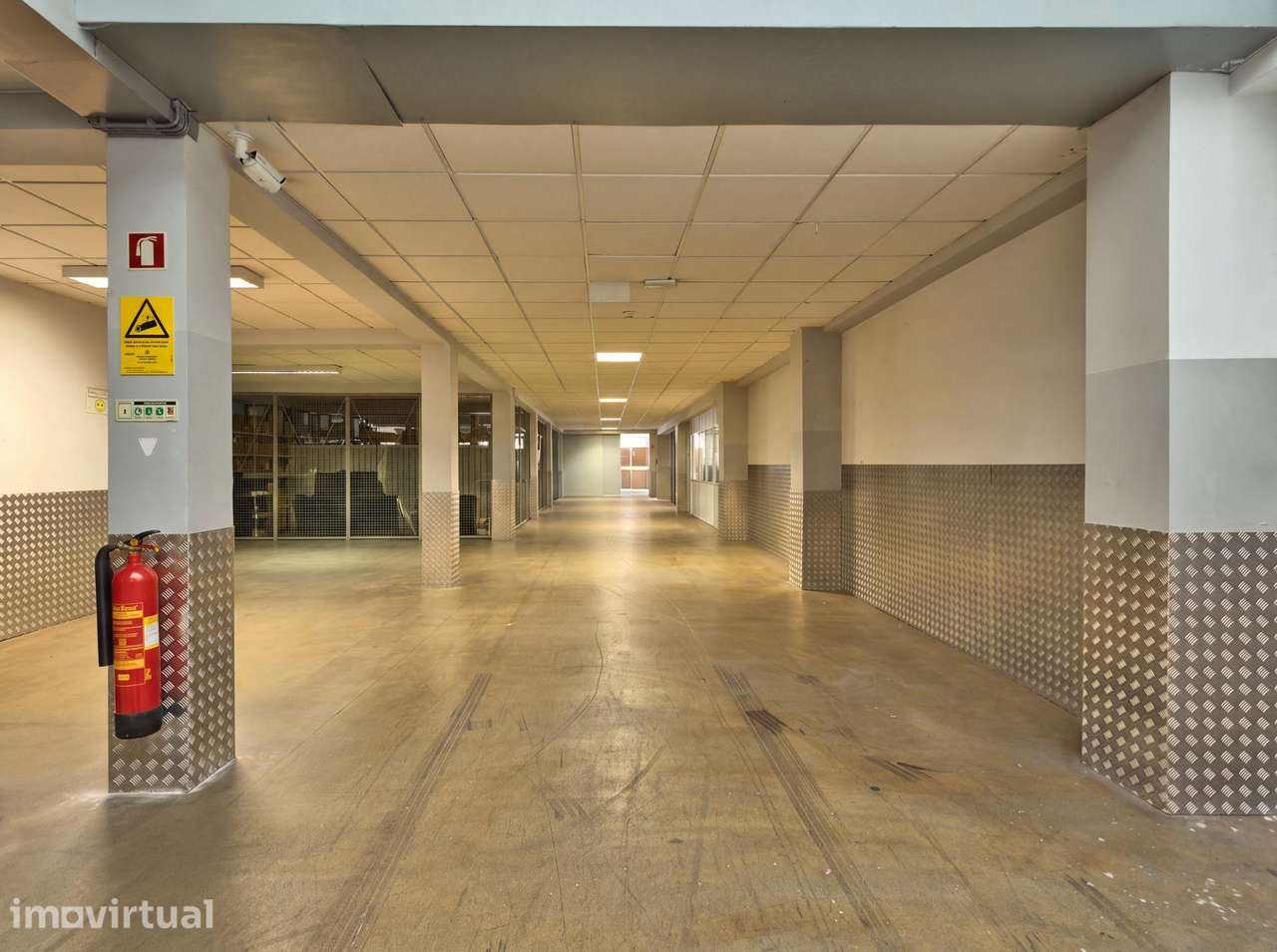 Espaço Comercial/Armazém em Alvalade - Grande imagem: 2/31