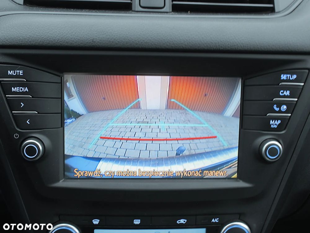 Toyota Avensis 1.8 Premium EU5 - 24