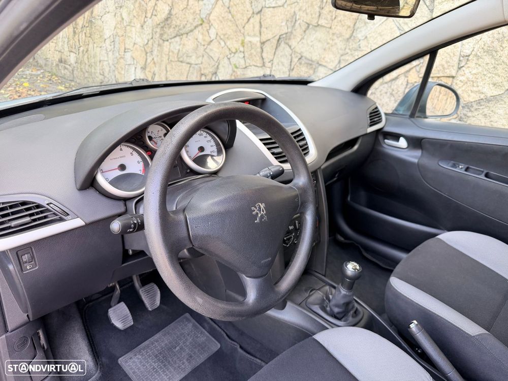 Peugeot 207 1.4 16V Sport - 11