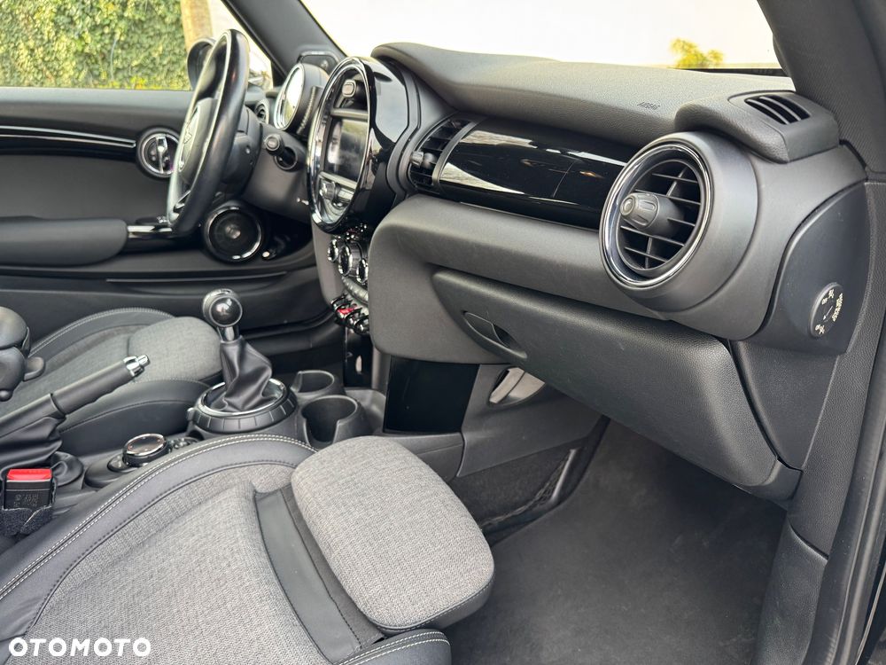 MINI Cooper Classic Trim - 20