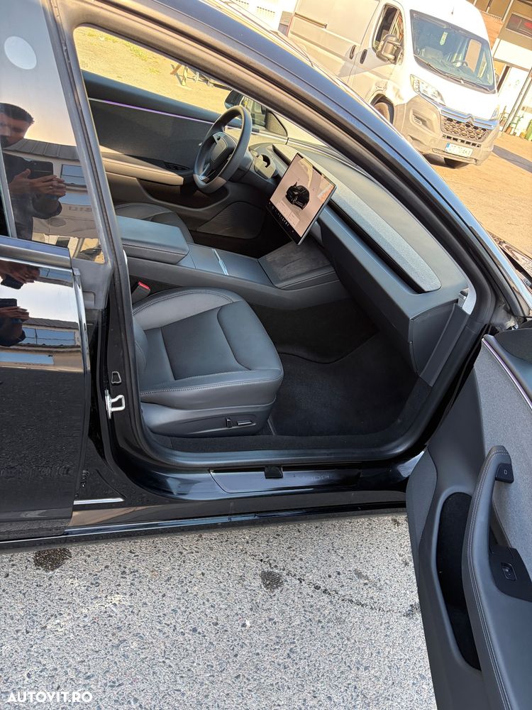 Tesla Model 3 - 16