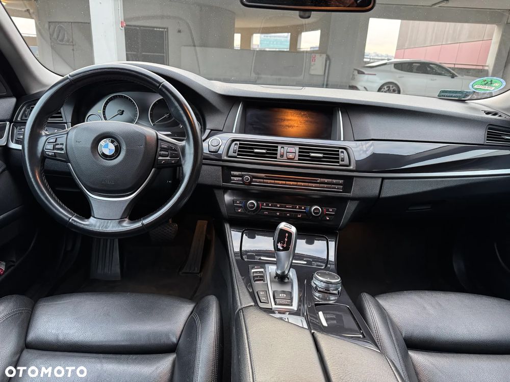 BMW Seria 5 525d xDrive - 7