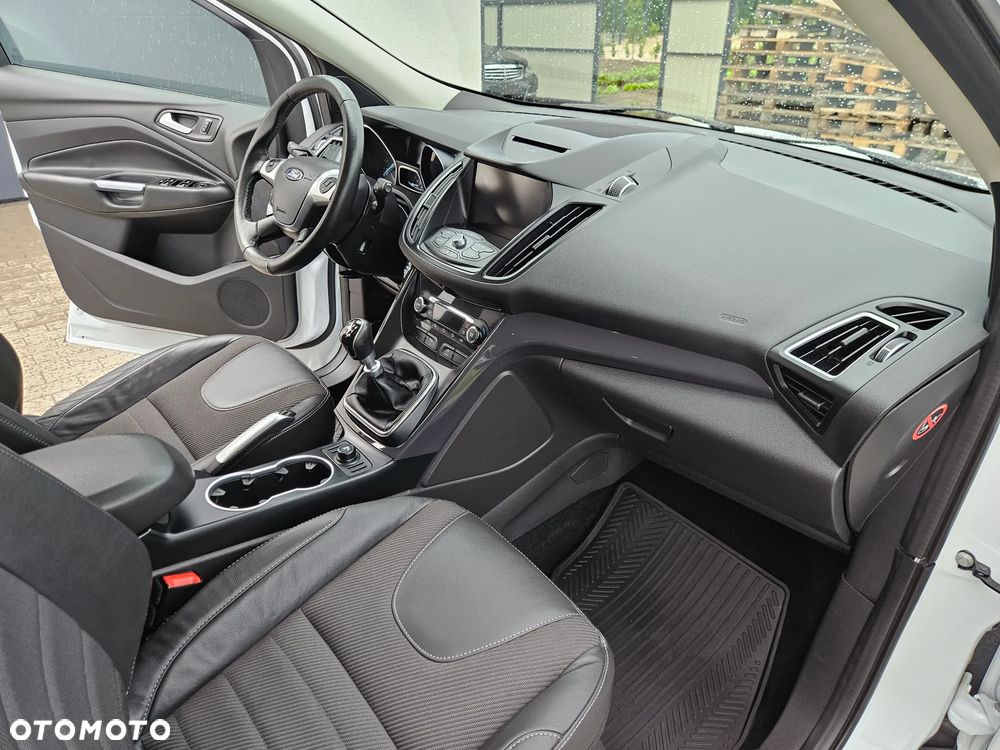 Ford Kuga 2.0 TDCi 4x4 Titanium - 27