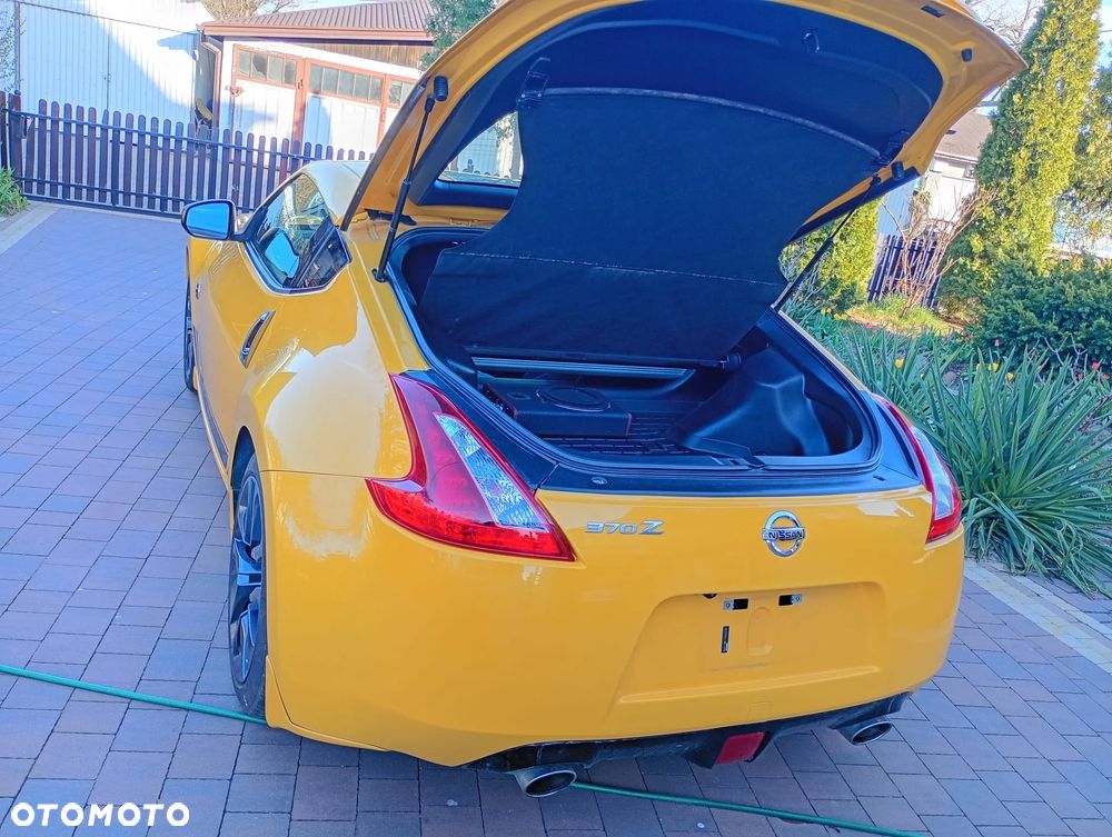 Nissan 370 Z - 10